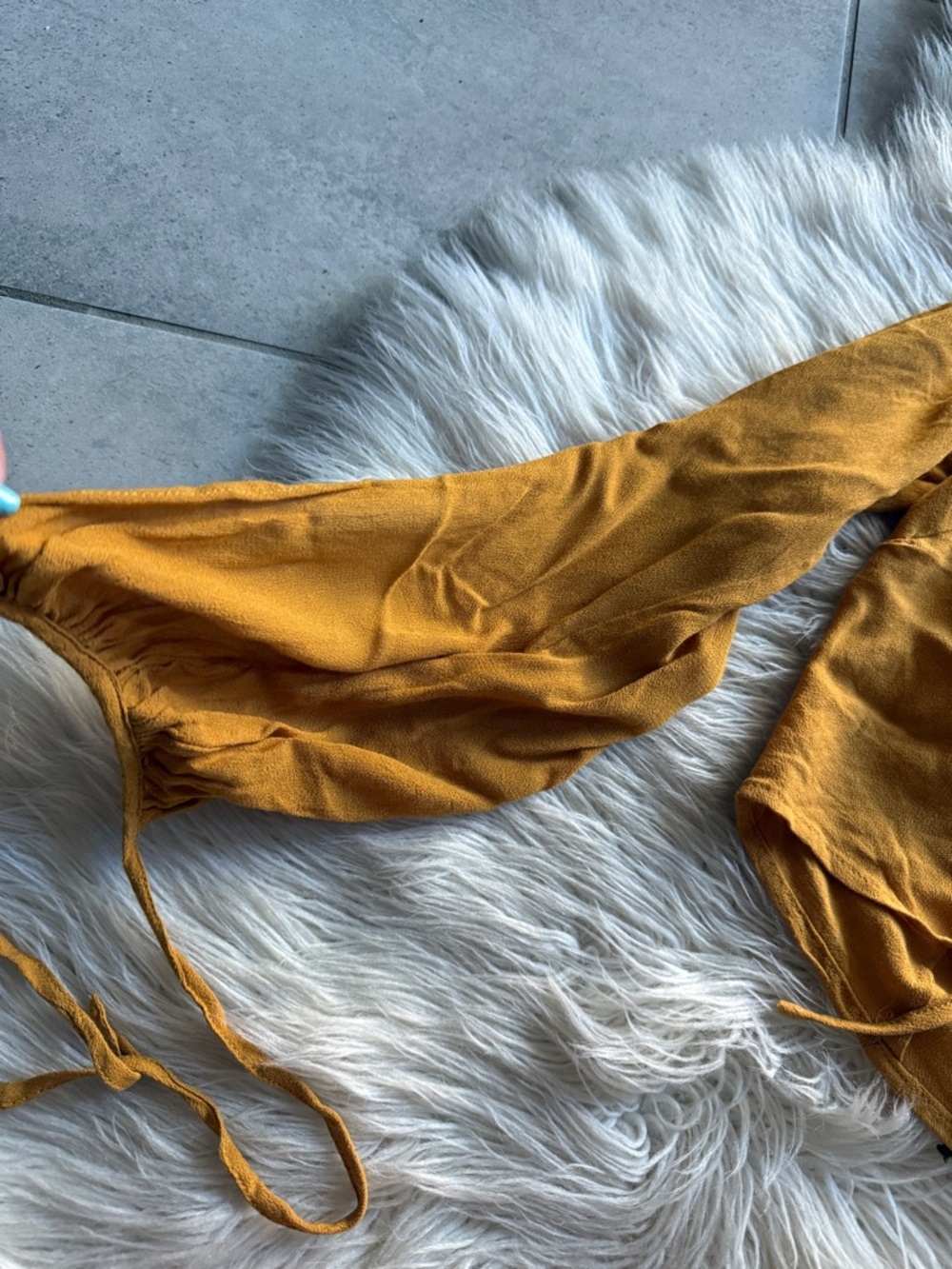 💛TIE DETAIL COLD SHOULDER BLOUSE🧡 - Picture 5 of 8